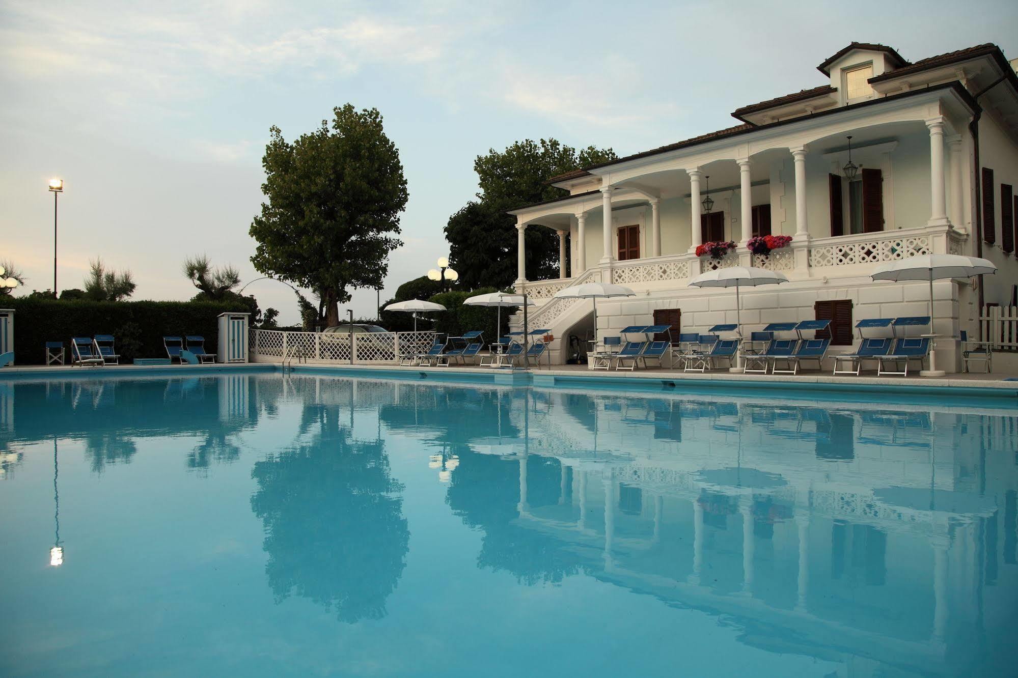 Hotel Venus Gabicce Mare Exterior foto